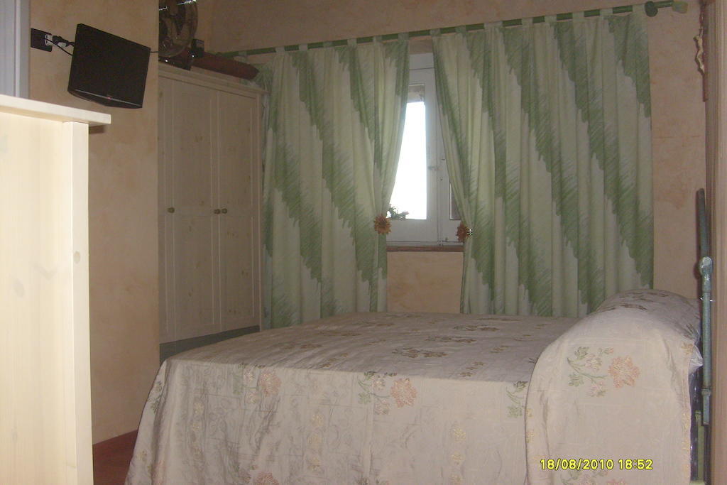 B&B Carolina Plebiscito R. Nápoly Szoba fotó